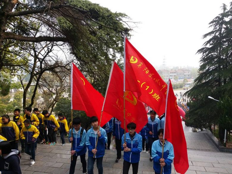 清明祭扫英烈_01.jpg